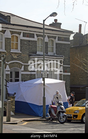 Murder scene photos where Pregnant woman Krystal Hart, 22, was shot dead in the hallway of her flat shortly after 11 a.m. in Belleville Road, Battersea, South London on Friday.;6th April 2007 Stock Photo