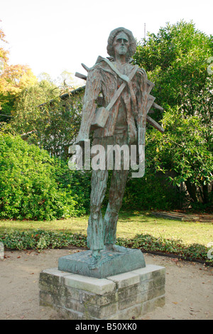 Statue of Vincent Van Gogh by Ossip Zadkine in 1961 in the parc Van-Gogh in Auvers sur Oise Stock Photo