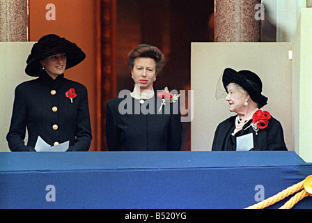 Princess Diana Nov 1992 and Princess Anne with Queen Mother on Balcony during Remembrance Sunday Stock Photo