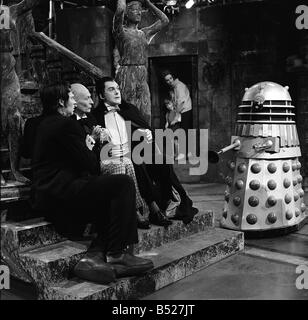 Television programme Dr Who May 1965 a scene from the TV series with William Hartnell as Dr Who John Maxim as Frankenstein Malcolm Rogers as Count Dracula and Jacqueline Hill as Barbara Stock Photo