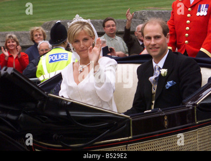 Prince Edward Royal Wedding 1999 Prince William and Harry amongst the ...