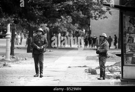 Germany Berlin Wall August 1961 The East West border is closed by the East Germans Stock Photo