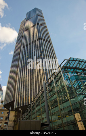 Tower 42 25 old Broad street London EC2 N 1HQ Tower 42 is the tallest building in the city of London Stock Photo