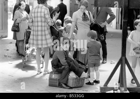 George Phillips, staff. Northern Ireland July 1972. Children waiting for the train in Belfast as families flee from the bombs and bullets. July 1972. July 1972 72-7262-004 Stock Photo