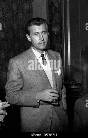 Stewart Granger at press reception held for his new film The Prisoner of Zenda. December 1952 C6406-002 Stock Photo