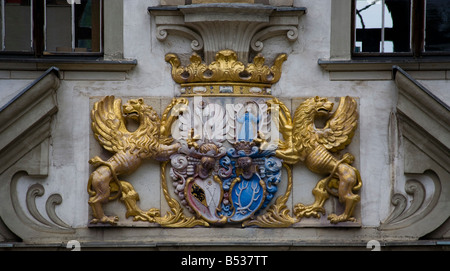 Bad Muskau, Landschaftspark (Park Muzakowski), Wappen am Alten Schloß, Allianzwappen derer von Dohna und von Callenberg Stock Photo