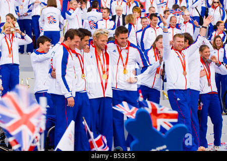 2008 Olympics Heroes parade Team GB Trafalgar Square , Andy Triggs-Hodge , Elise Laverick and fellow medal winning athletes Stock Photo