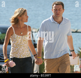 Kate and Gerry McCann out walking in Pria da Luz, Portugal.&#13;&#10;Madeleine McCann . 28/08/2007 Stock Photo