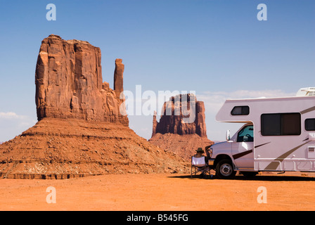 Recreational vehicle camping in Monument Valley Stock Photo