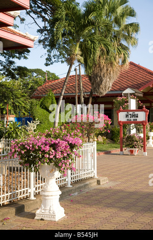 Hua Hin Railway station platform, Hua Hin Pranburi Prachuap Khiri Khan Thailand Stock Photo