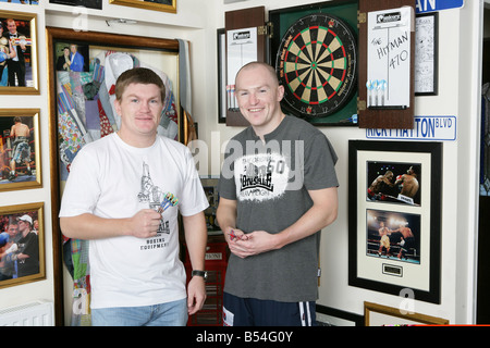 World Champion boxer Ricky Hatton with his brother Matt Hatton at home in Hyde 17th August 2007 Stock Photo