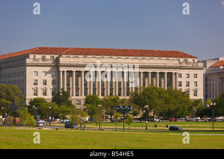 WASHINGTON, DC, USA - Department of Commerce building, Constitution Avenue, on the National Mall. Stock Photo