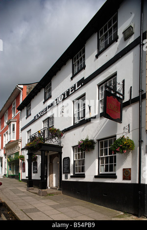 Helston Coinagehall Street Angel Inn typical houses Cornwall UK Stock Photo