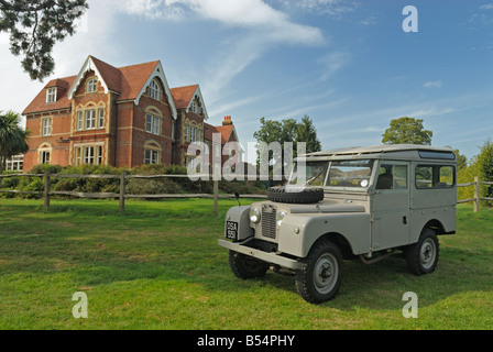 Very original historic 1950s Land Rover Series 1 88in Station Wagon. Exhibited at the Dunsfold Collection Open Day 2006. Stock Photo