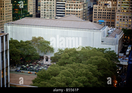 New York Public Library Under Renovation Near Bryant Park in Manhattan (For Editorial Use Only) Stock Photo