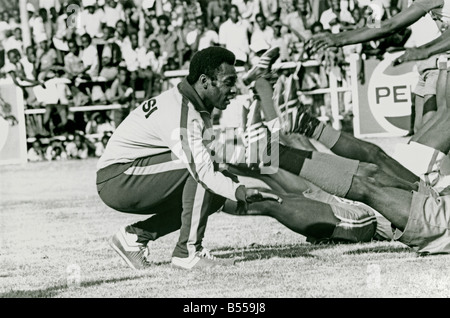 Brazilian football hero Pele conducting a youth coaching clinic in Nairobi, Kenya in 1976 Stock Photo