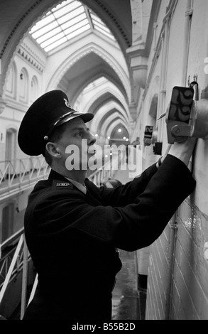 Crime Prisons: Prison Officer John Gaynor at work in Strangeways Jail, Manchester. November 1969 Z12020-008 Stock Photo