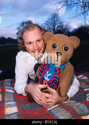 Roger de Courcey ventriloquistJanuary 1976 with Nookie bear Stock Photo