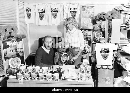 Roger De Courcey Ventriloquist with puppet Nookie Bear and wife Cheryl DBase Mirrorpix Stock Photo