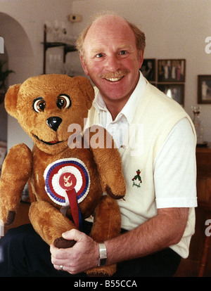 Roger De Courcey with Nookie Bear 1989 Mirrorpix Stock Photo