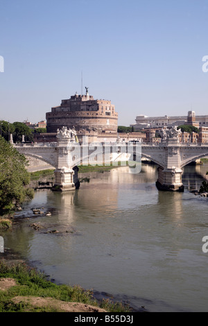 Castel Sant Angelo and the Vittorio Emanuelle bridge and embankment of river Tiber, Rome Stock Photo