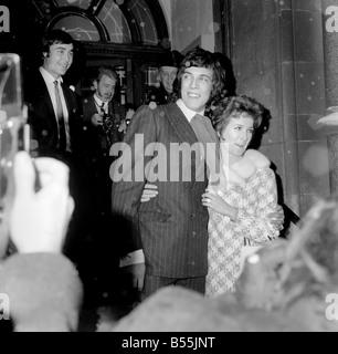Actress, singer Millicent Martin married 24 year-old actor Norman Eshley at Brighton Register Office today. ;Miss Martin who is Stock Photo
