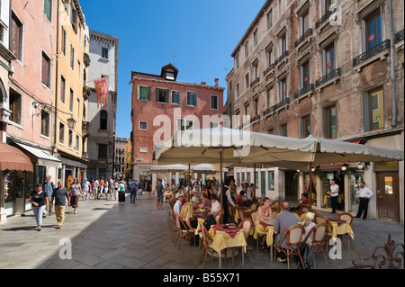 Restaurant in Campo San Bartolomeo in the district of San Marco, Venice, Veneto, Italy Stock Photo