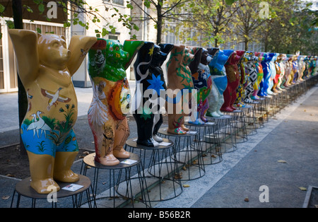 Buddy Bear Berlin show: bear … – License image – 70106540 ❘ lookphotos