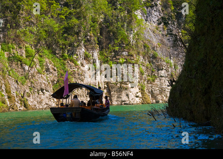 Small tourist boat on Daning River in Little Three Gorges Yangzi River China JMH3392 Stock Photo