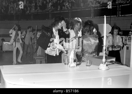 Rod Stewart and the Faces concert in USA. &#13;&#10;April 1975 &#13;&#10;75-01012A Stock Photo