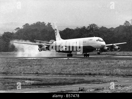 Flying Hospital lands for Biggin Hill Airshow: The 'Orbis International Flying Hospital' flew into Biggin Hill this morning from Lithuania, to take part in this weekend's Biggin Hill Air Fair. The Plane lands. Biggen Hill. June 1993 P004356 Stock Photo