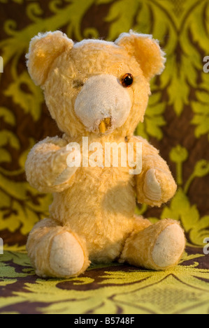 Cute teddy bears on old wood background with copy space Stock Photo - Alamy