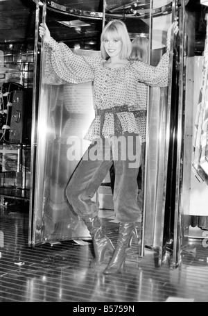 Fashion Shoot: Models: Paris - Spring/Summer 1975:00:00 Suede Knickerbockers and Chiffon Top by Ted Lapidus. January 1975 Stock Photo