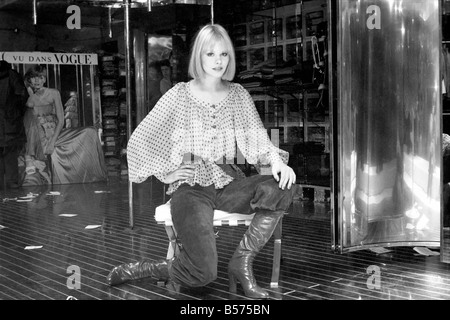 Fashion Shoot: Models: Paris - Spring/Summer 1975:00:00 Suede Knickerbockers and Chiffon Top by Ted Lapidus. January 1975 Stock Photo