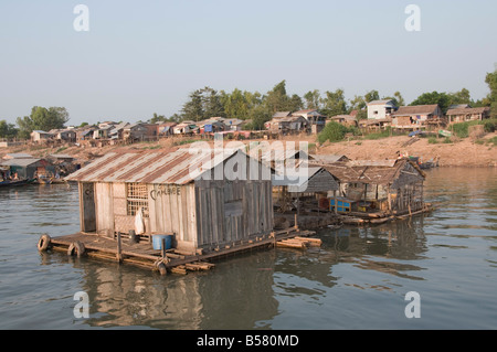 Fishermen's floating house on the Mekong River, Phnom Penh, Cambodia, Indochina, Southeast Asia, Asia Stock Photo