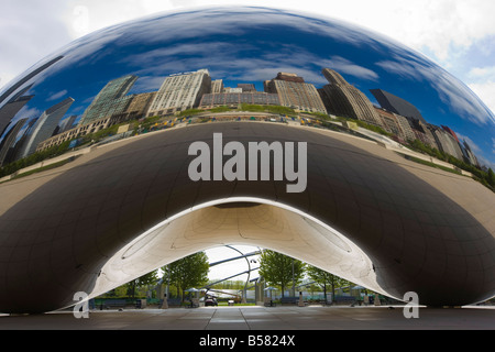 Cloud Gate sculpture in Millennium Park, Chicago, Illinois, United States of America, North America Stock Photo