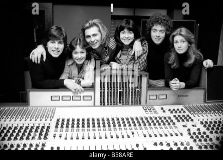 Music/Studio: Pop Group: Guys and Dolls: L/R David Van Day, Tereza Bazar, Dominque Grant, Martine Howard, Paul Griggs, and Julie Forsyth. March 1975 75-01511-001 Stock Photo