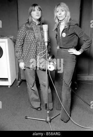 Music/Studio: Pop Group: Guys and Dolls: Kay Garner and Claire Torry in a recording studio. March 1975 75-01511-003 Stock Photo