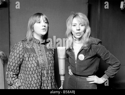 Music/Studio: Pop Group: Guys and Dolls: Kay Garner and Claire Torry in a recording studio. March 1975 75-01511-004 Stock Photo