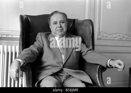 Bond Film Feature: Harry Saltzman, co-producer of the Bond films, in his London Office. September 1975 75-04936-003 Stock Photo