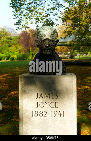 A bust of James Joyce in St. Stephen's Green Dublin Ireland Stock Photo