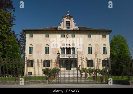 The Villa Soranzo (La Soranza), frescoed facade, dormer window in Baroque style, Riviera del Brenta, Veneto, Italy, Europe Stock Photo