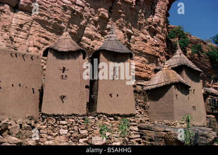 Grain stores in Irelli Village, Bandiagara Escarpment, Dogon area, UNESCO World Heritage Site, Mali, West Africa, Africa Stock Photo