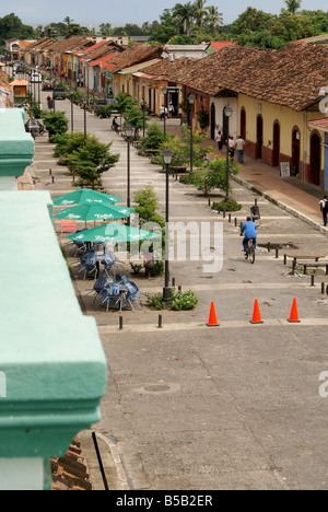Calle La Calzada pedestrian walkway in the Spanish colonial city of Granada, Nicaragua Stock Photo