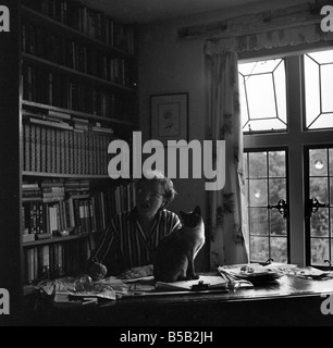 Authoress Janet Green seen here with her cat. 1960 Stock Photo