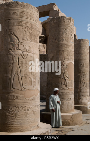 A native guardian wearing the traditional Egyptian garment in Egypt Stock Photo