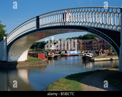 Iron bridge across entrance to Braunston Marina, off Grand Union Canal, near Daventry, Northamptonshire, England, United Kingdom Stock Photo