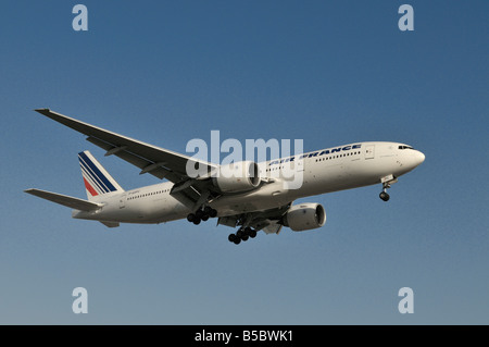 An Air France Boeing 777 about to land at the northern runways of LAX, Los Angeles Stock Photo