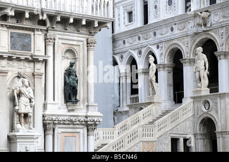 Arco Foscari, Triumphal Arch facing the Scala dei Giganti, Courtyard of Doge's Palace, Venice, Italy Stock Photo