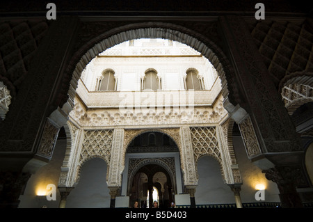 Patio of the Dolls (Patio de las Munecas), Real Alcazar, Santa Cruz district, Seville, Andalusia (Andalucia), Spain Stock Photo